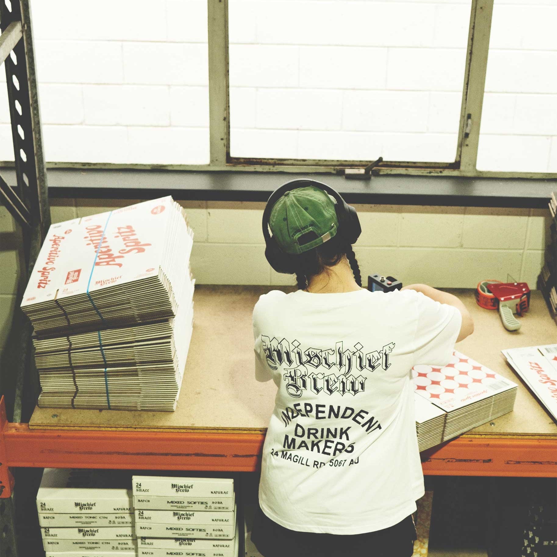 S/S SHOP TEE - Womens