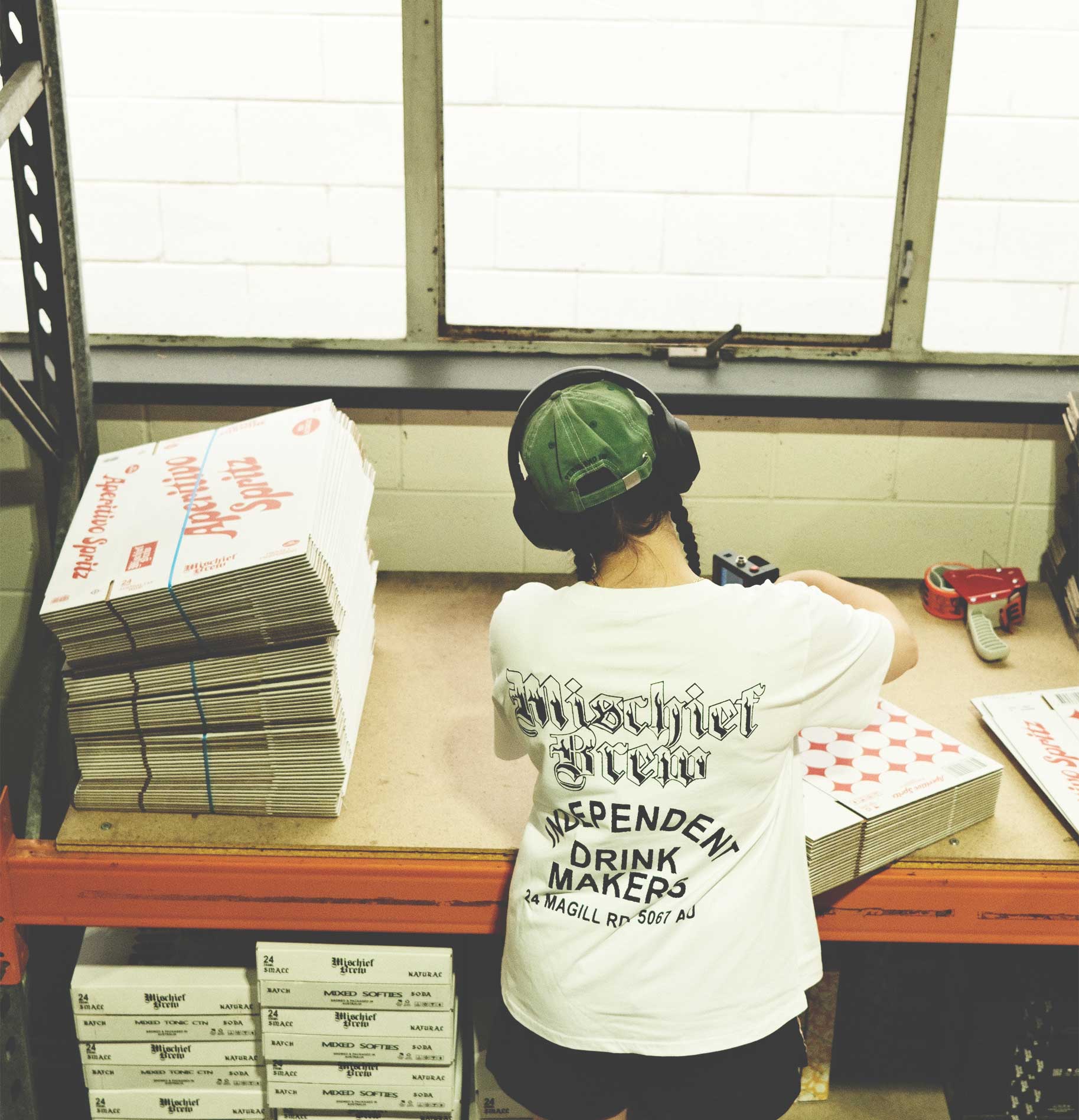 S/S SHOP TEE - Womens